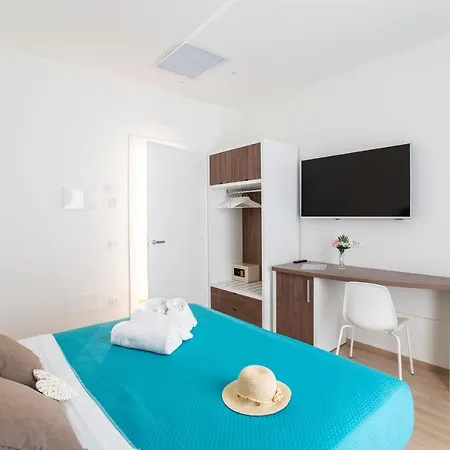 Rais Luxury Couette-café 4*