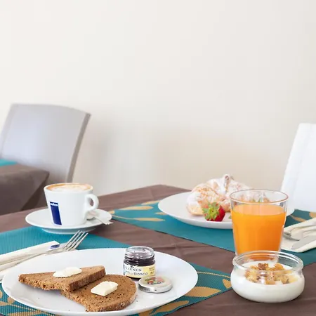 Rais Luxury Couette-café Vieste