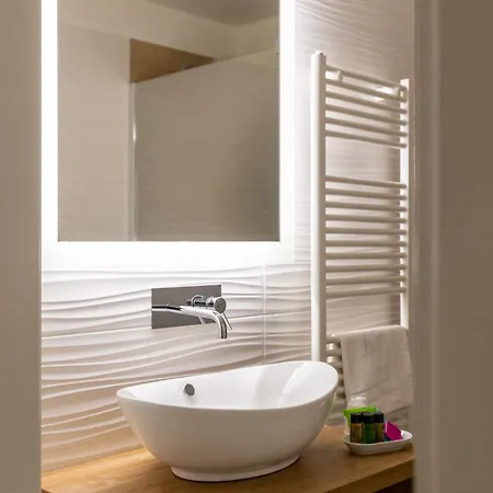 Rais Luxury Couette-café 4*