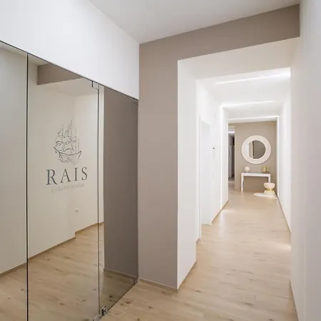 Rais Luxury 4* 维耶斯泰